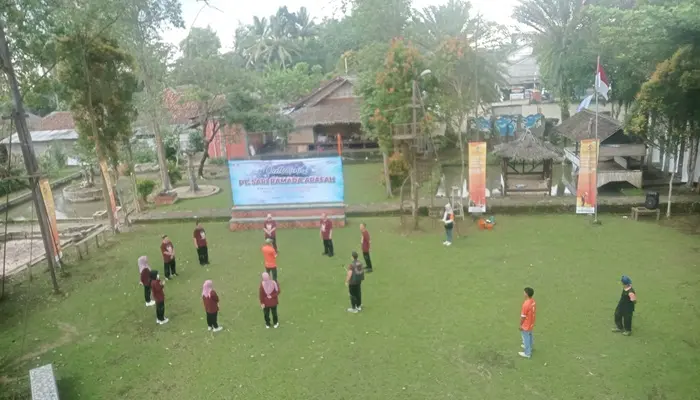 Sari Ramada Arafah Bangun Tim Excellent lewat Team Building di Baduy Outbound
