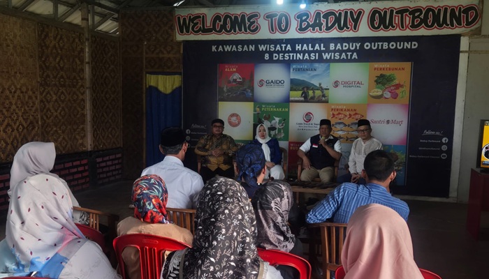 Santunan Anak Yatim Piatu di Kawasan Wisata Halal Baduy Outbound Bersama Gaido Foundation dan Gaido Bank Syariah